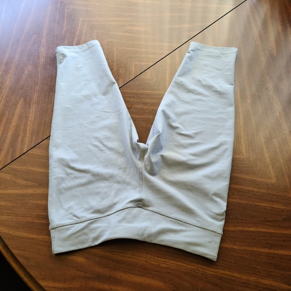 Nike crop dri-fit YOUTH SIZE - Picture 2 of 4